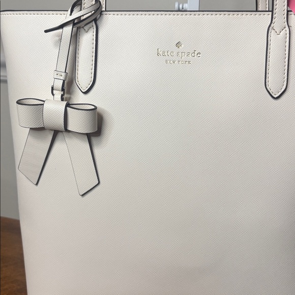Kate Spade Brynn Tote w/ Bow Accent hangtag- NEW! - Picture 3 of 11